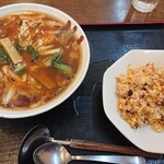 中華料理 唐韻 - 謎に汁がこぼれています(笑)