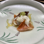 つる由 - 赤貝と鳥貝の酢の物^ ^ウサギさんがこんにちは♪