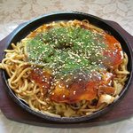 Okonomiyaki Kei - 定番の肉玉を注文＋ホルモンを追加しました