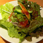 大東園 - サラダはドレッシングが韓国風？で美味しかった。