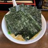 横浜家 - ラーメン690円麺硬め。海苔増し150円。