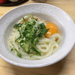 谷川米穀店 - あついうどん小 150円 + たまご 50円
