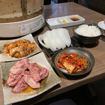 焼肉ホルモン 極 - 