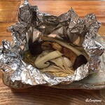 扇や - 中には岩手県産松茸と榎茸