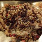 おうさか苑 - 野菜・果実・香辛料がふんだんに入っている、
      どろソースだからこそ
      、そばめしが旨い♪