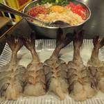 おうさか苑 - 「車えび玉」の材料：以前より車えびがボリュームアップして、お好み焼きに馴染み易くなりました！