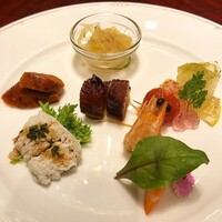 個室中華 頤和園 京橋店 - 焼き物入り豪華冷菜銘々盛り合わせ