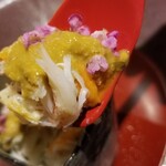 馳走 啐啄一十  - ②毛蟹の若蟹(北海道噴火湾産)の解し身、蟹味噌&蝦夷馬糞雲丹(北海道函館産)載せ
      蝦夷馬糞雲丹の産卵期は夏～秋、旬は初夏～夏
      雲丹を頂く一口目は5秒ホールド
      じんわりと甘みが強くなり、味わい尽くします