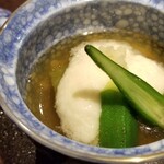 馳走 啐啄一十  - ⑮茄子&おくら&山芋の焚き合わせ
      素朴な食材の冷製焚き合わせで口直しをしつつ、その優しい味わいにも魅了されます
      引き算の和食の真骨頂は寧ろこういう部分こそなのかもしれません