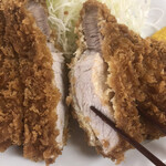 とんかつ いちかつ - 大ロースかつの断面