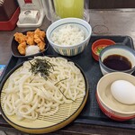 なか卯 - 兄ぃが頼んだ鶏天おろしざるうどん(大)卵かけご飯付(税込830円)