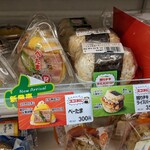 ニューデイズ - べーたま(税込300円)・照りチキライスバーガー(税込350円)