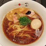 Japanese Soba Noodles 蔦 - 醤油ラーメン 青森シャモロック味玉