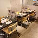 Japanese Soba Noodles 蔦 - テーブル席