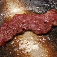 肉の匠 将泰庵  船橋本店 - 焼いたカルビ