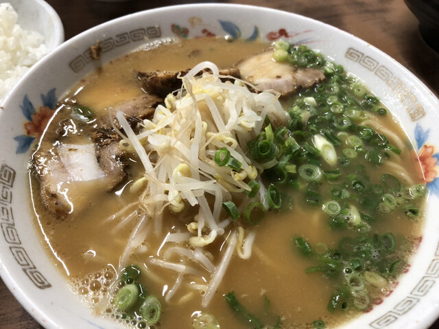 とくだラーメン 隼人 ラーメン 食べログ