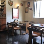 La Pala - 黒光りしている床