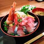Shodaitsukijiuoyoshi - 魚義丼 ～うおよしどん～