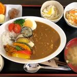 軽食レストラン カフェ マンマ - 料理写真:マンマカレー定食（850円）