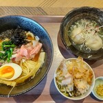 ベスパ食堂 - 黒（醤油）ラーメン