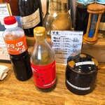 Tonkatsu Saku - 種類豊富なソースたち。ウスターソースがあっさりでお気に入り