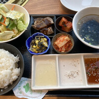 大徳壽 みなとみらい - スープはわかめスープも選べる。ご飯は大・中・小から選べる。