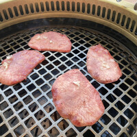 大徳壽 みなとみらい - 上塩タン、1人二切れずつ