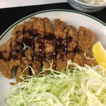 Ishizaka Tonkatsu Ten - あーーータカシ！  バカ！！！何してんの！！！
                        
                        とんかつ全体にいきなりソースをドバドバと(´⊙ω⊙`)
                        
                        コレはとんかつ いや 揚げ物に対する冒涜です！！！
                        
                        
                        