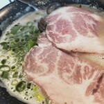 龍潭酒家 - 特製豚骨ラーメン