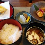 Kaiseki Ryouri Sazae - 左上：揚げ物　右上：焼き物