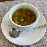 Bistria quatre - バジル風味の コンソメスープ