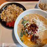 博多餃子舎 603 - 味噌坦々麺+半チャーハン