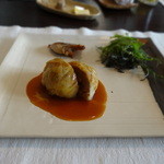 緑山　松田家 - フォアグラとパテを詰めたウズラのキャベツ包み　マデラソース