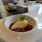 緑山　松田家 - イチヂクの赤ワイン煮　シロップとゼリー寄せ　バニラアイスクリーム添え