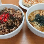 Eiraku - 豚焼肉丼＆半ラーメン 800円
