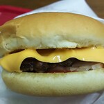 SHURI - チーズバーガー  280円