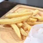 トリワイン ＰＩＫＯＳＨＨＨＵ - チーズバーガーセットのフライドポテト