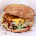 トリワイン ＰＩＫＯＳＨＨＨＵ - チーズバーガー