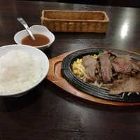 大井町銭場精肉店 - 黒毛和種メス牛カットステーキ　メガサイズ（３００ｇ）　３５８０円