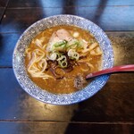 麺酒場 かぐや - とんこつ醤油らーめん 780円