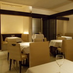 シターラ - 豪華な店内