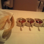 シターラ - アチャールと豆のせんべい