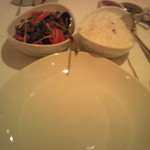 シターラ - この取り皿にとって食べます