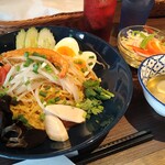 Taifu Do Dainingu Ba Maipenrai - トムヤム冷麺