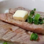 塩そば専門店 桑ばら - 本鮪のカマトロステーキ丼と本鮪中トロ出汁の塩かけそば