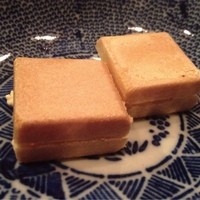 日本料理 たかむら - 最中。中身はこってりとしたクリームチーズのような何か(笑)サクサク最中とめちゃあいます