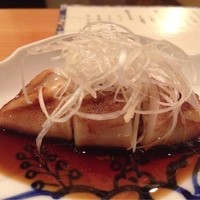 日本料理 たかむら - ホヤリイカの煮付け。小さめなイカの身質がとっても柔らかくて感動。こんなイカの煮付けは初めて