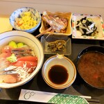 彦兵衛 - 海鮮丼定食　700円