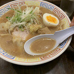 餃子と麺 いせのじょう - スープ