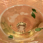 Fujiya 1935 - (ウェルカムドリンク)ペパーミントのソーダ・木の芽添え